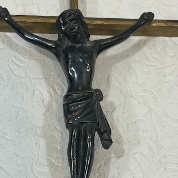 VTG 60's Brass Metal Pewter Jesus on Cross Crucifix Wall Hanging Religious10"x5" - Picture 6 of 16